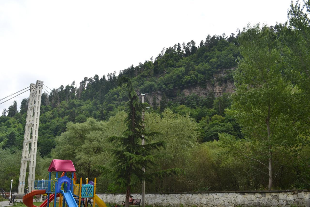 RiverSide Hostel Borjomi Exterior foto
